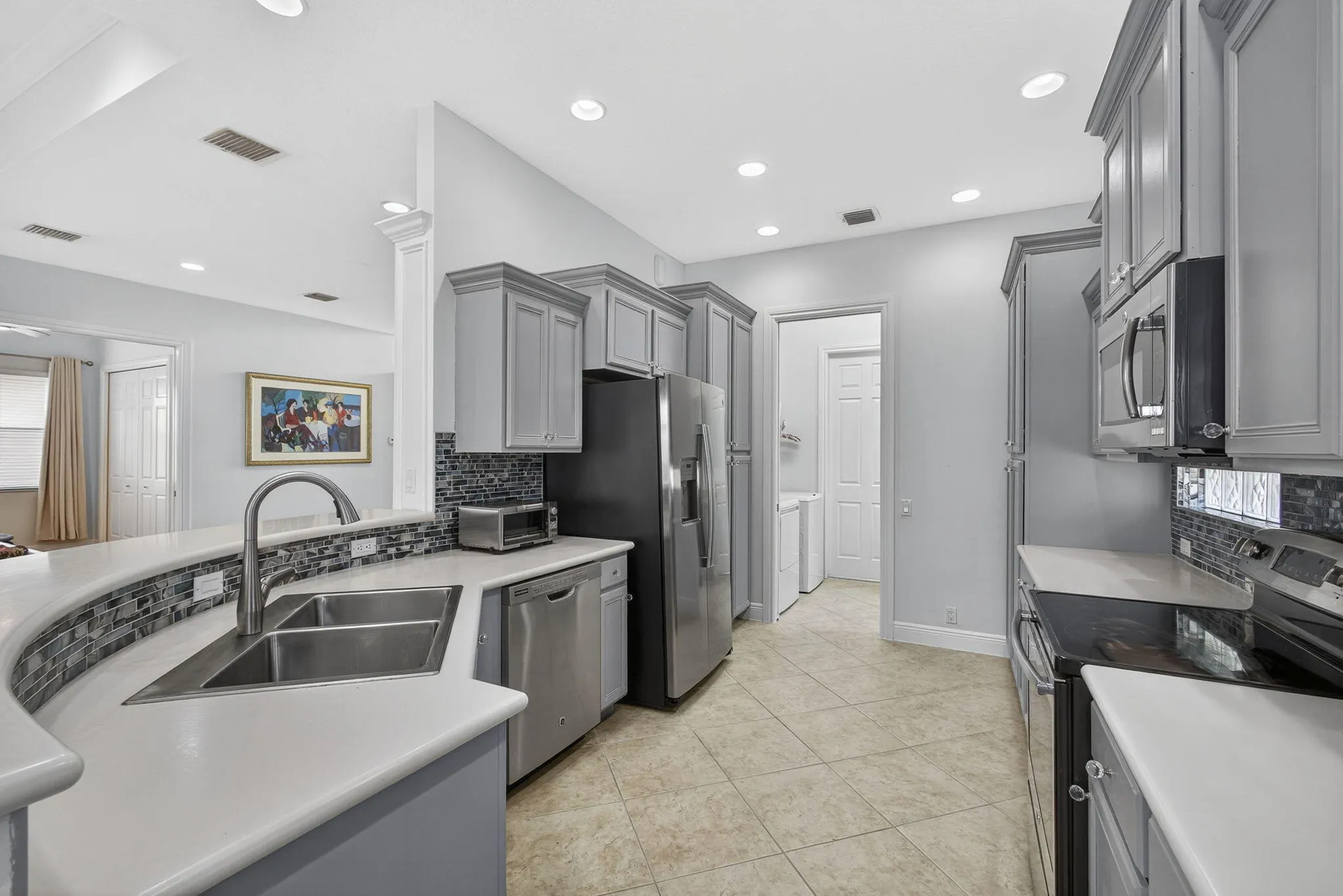 10585 La Strada