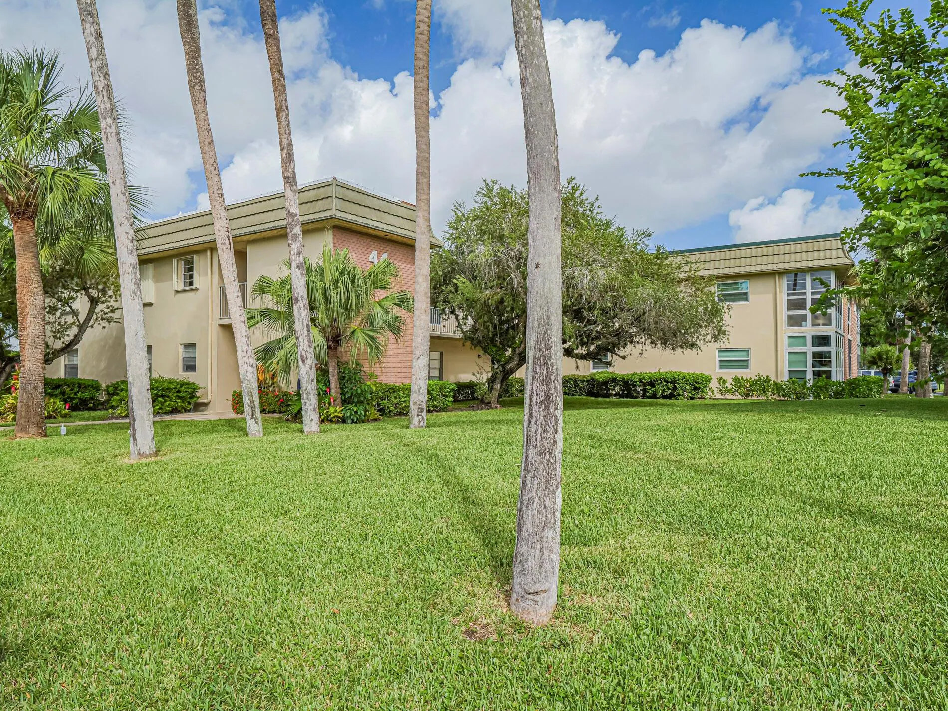 44 Vista Gardens Trail, #104