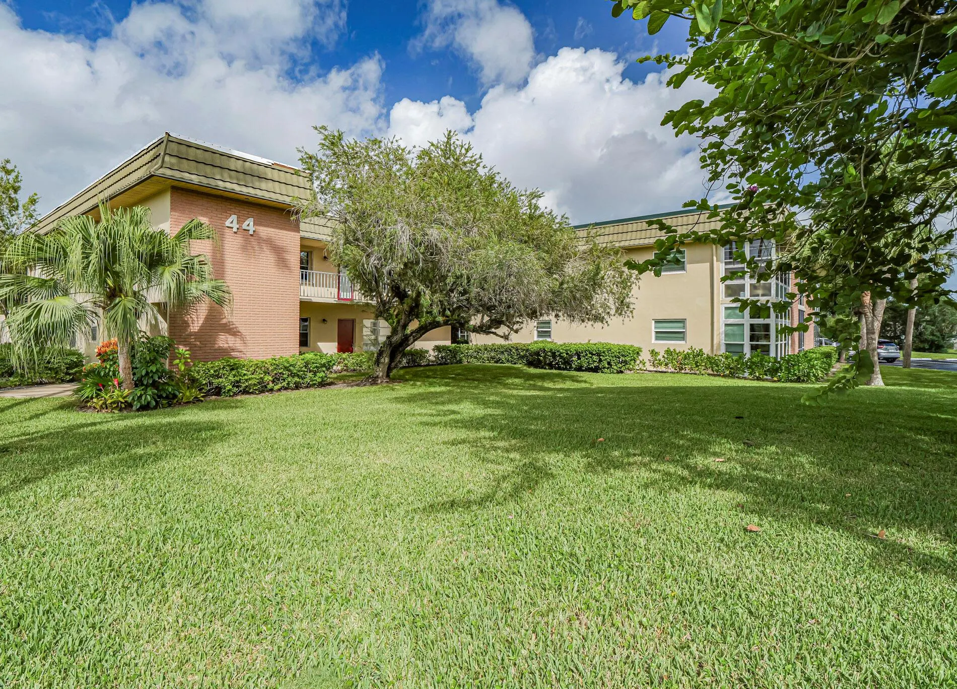 44 Vista Gardens Trail, #104