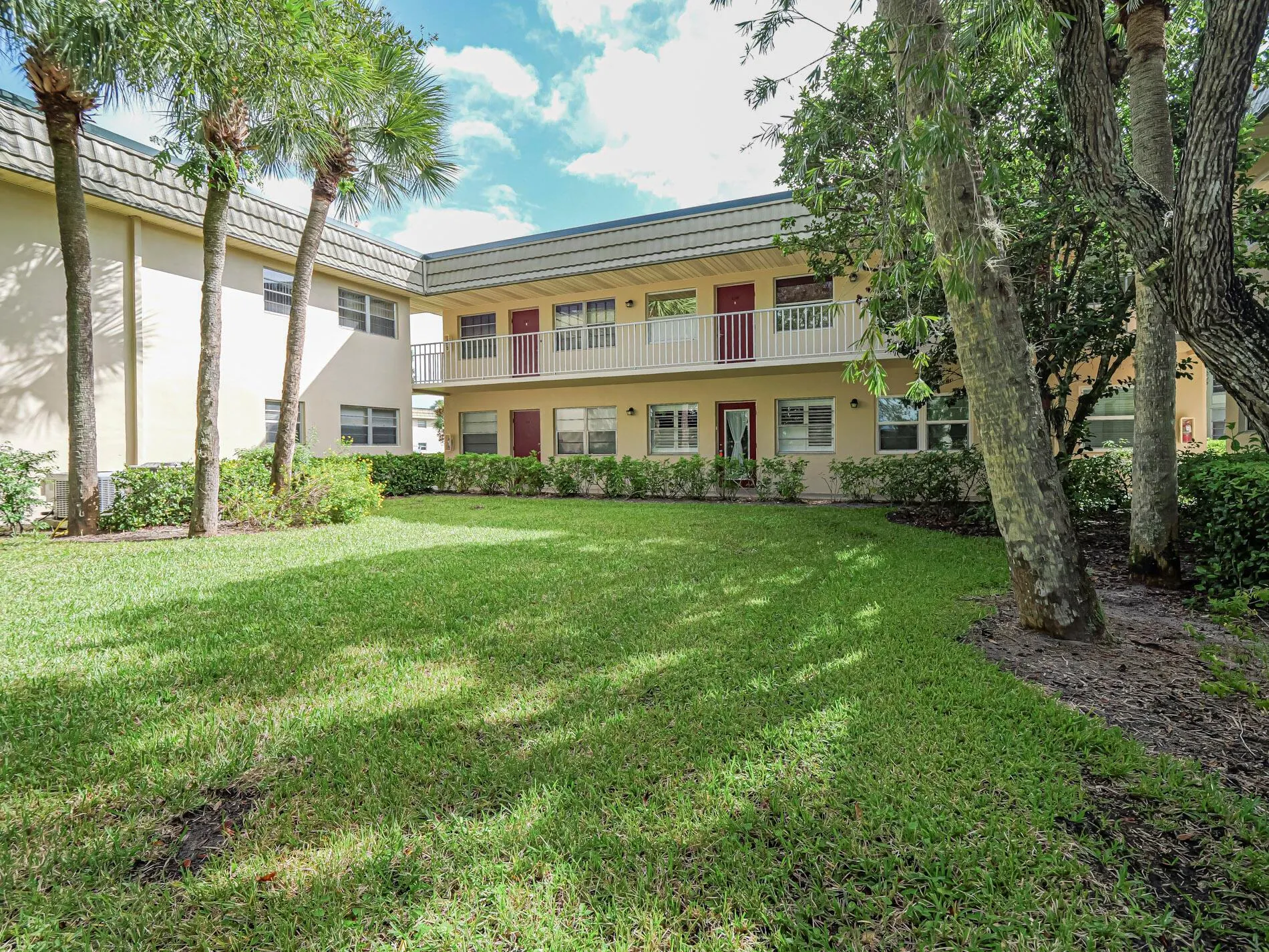 44 Vista Gardens Trail, #104