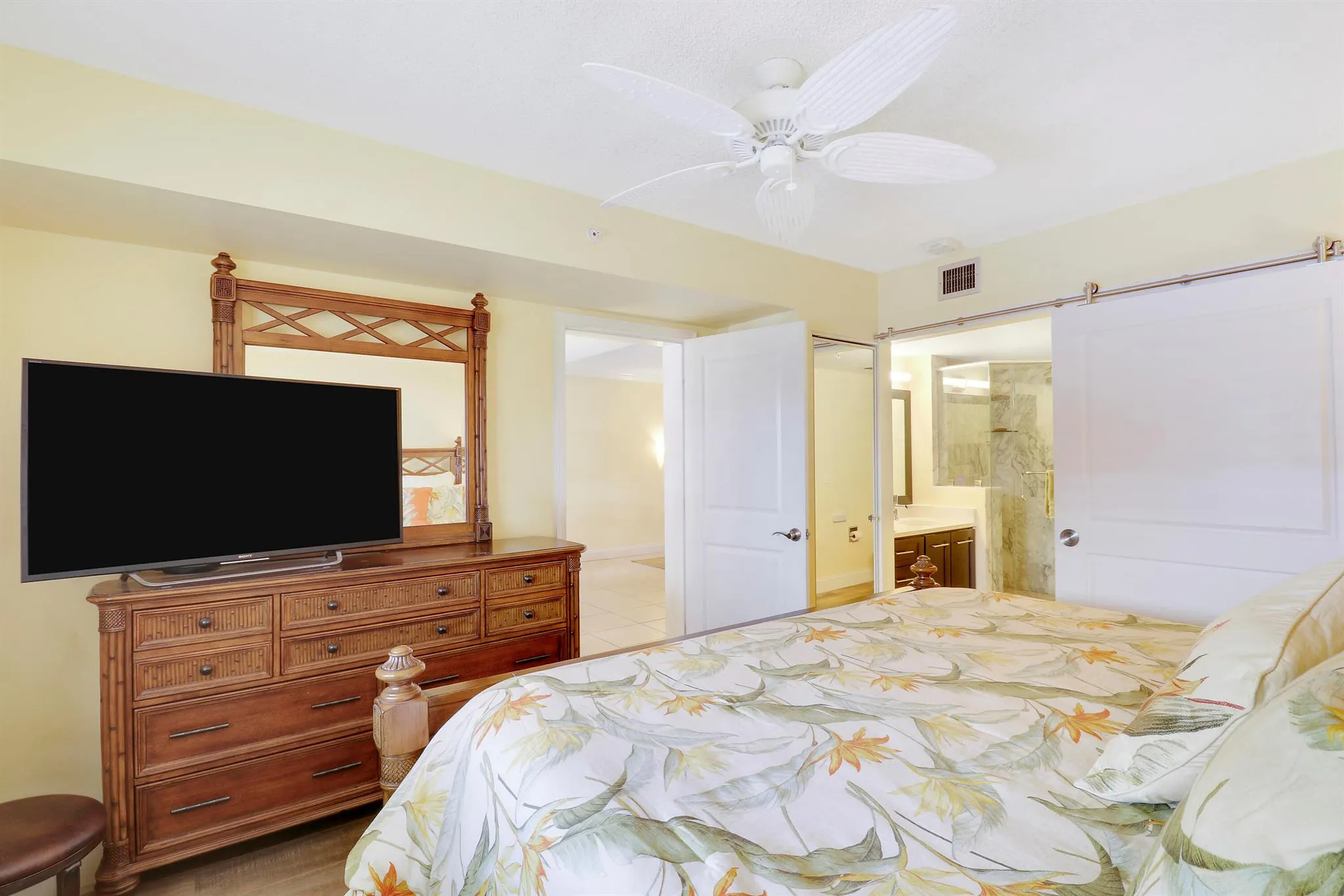 1301 Seafarer Circle, #105