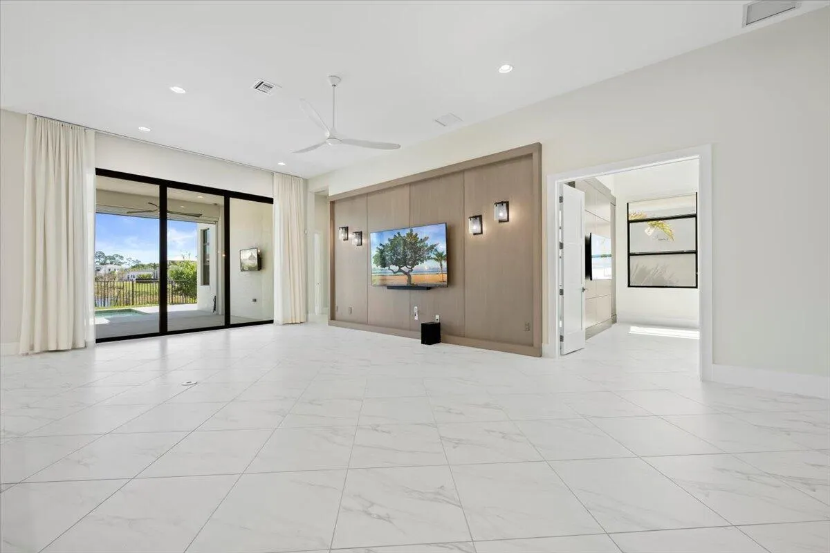 13194 Faberge Place