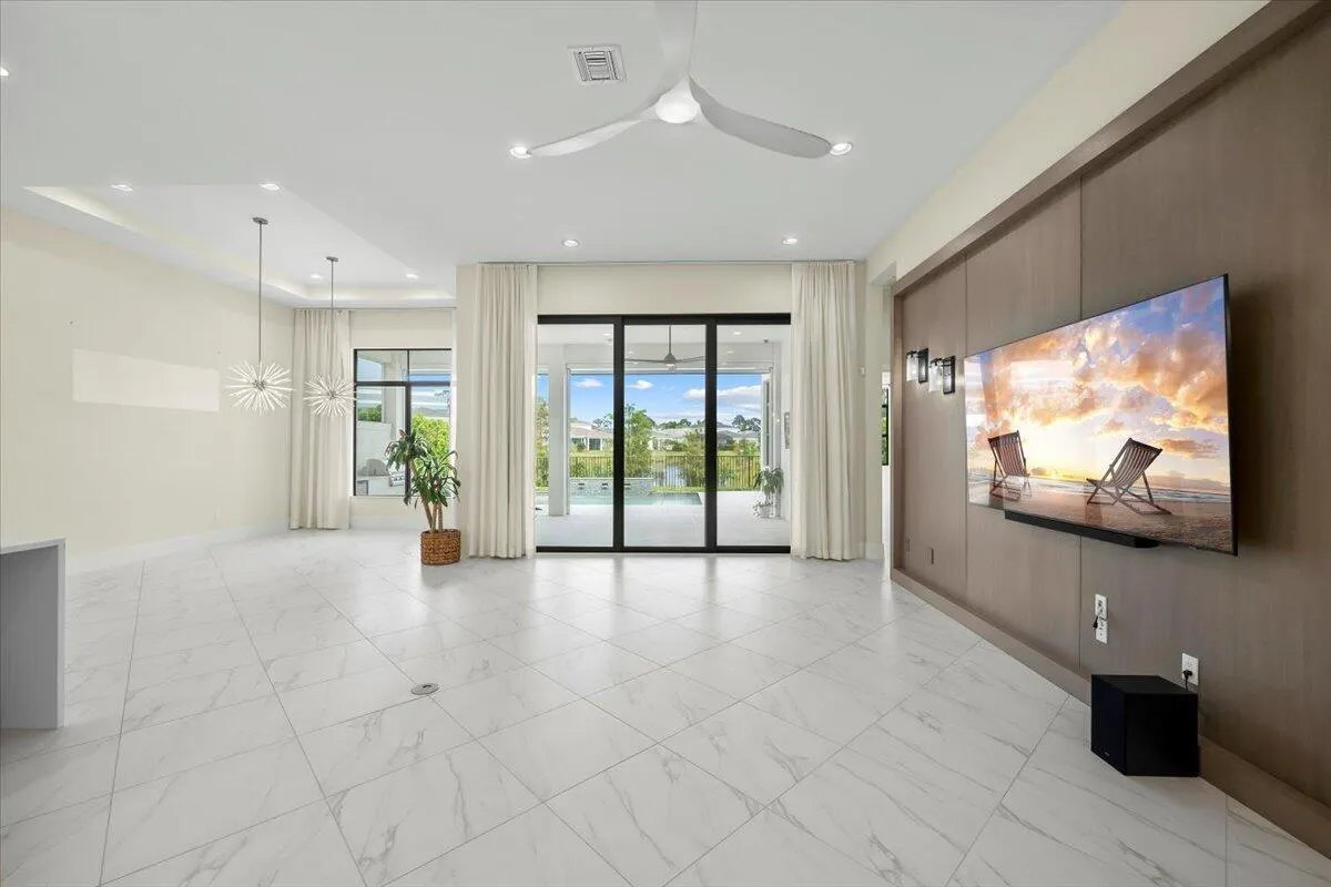 13194 Faberge Place