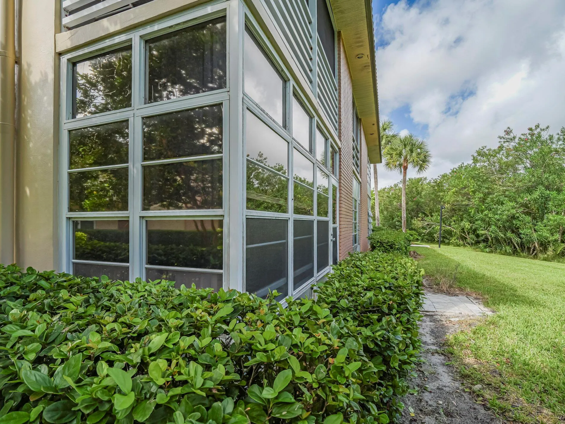 28 Vista Gardens Trail, #105