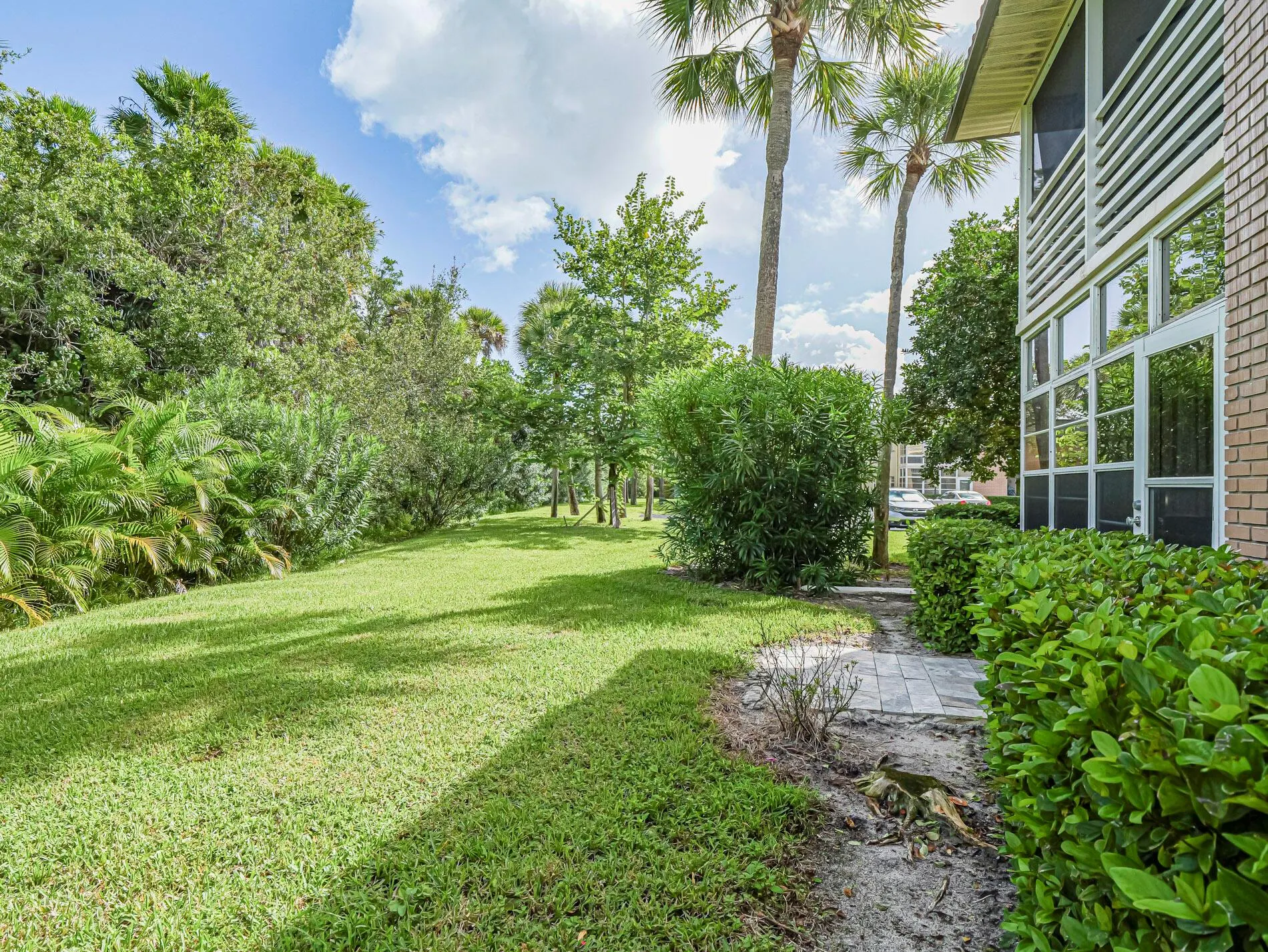 28 Vista Gardens Trail, #105