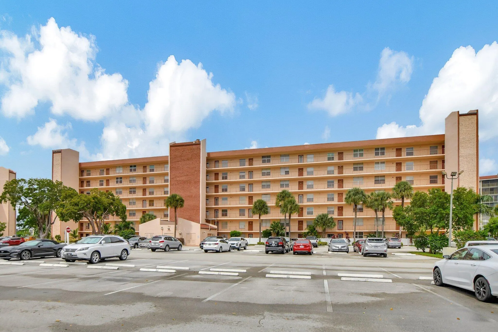 14527 Bonaire Boulevard, #609