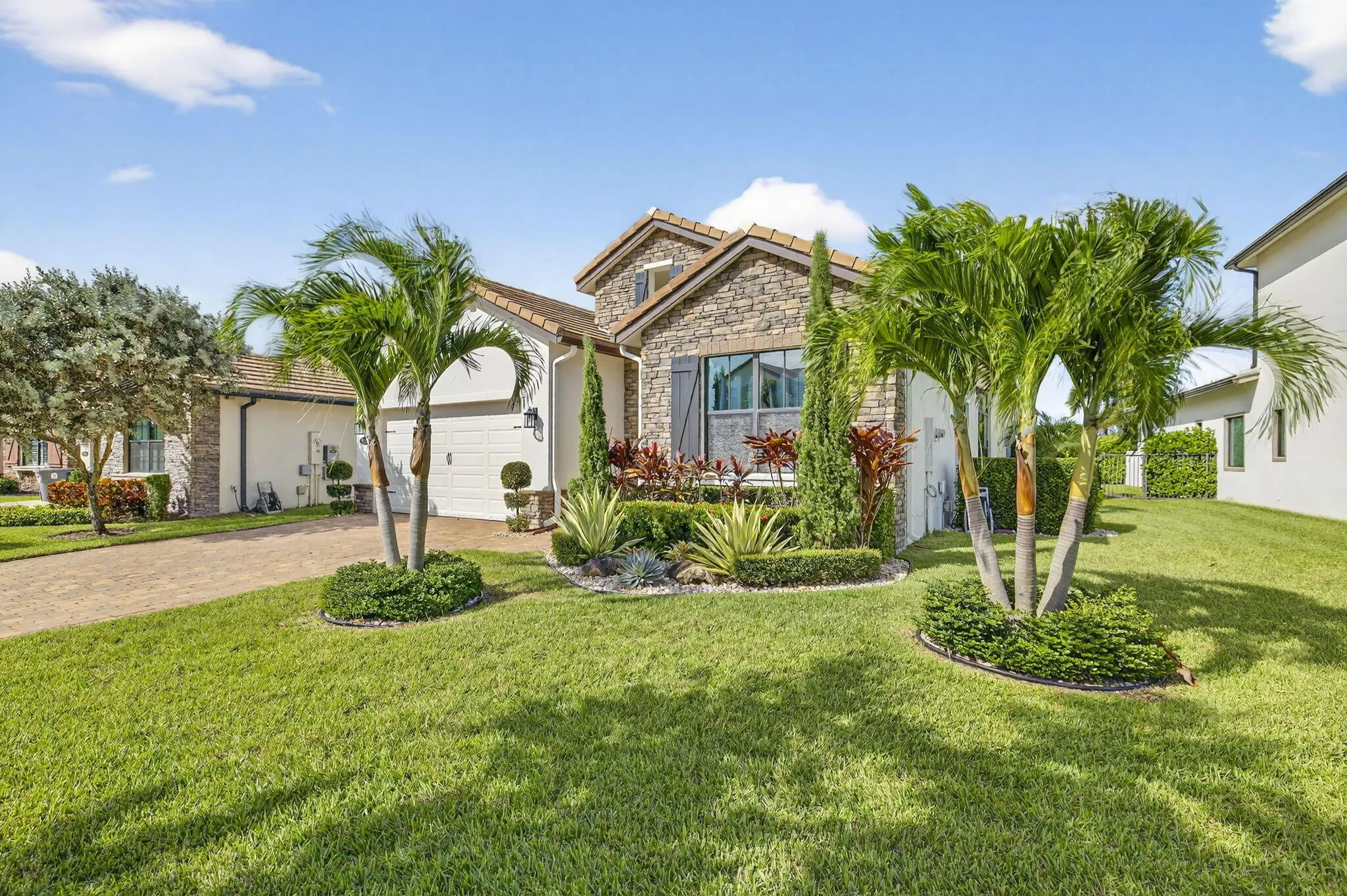 9123 Grand Prix Lane