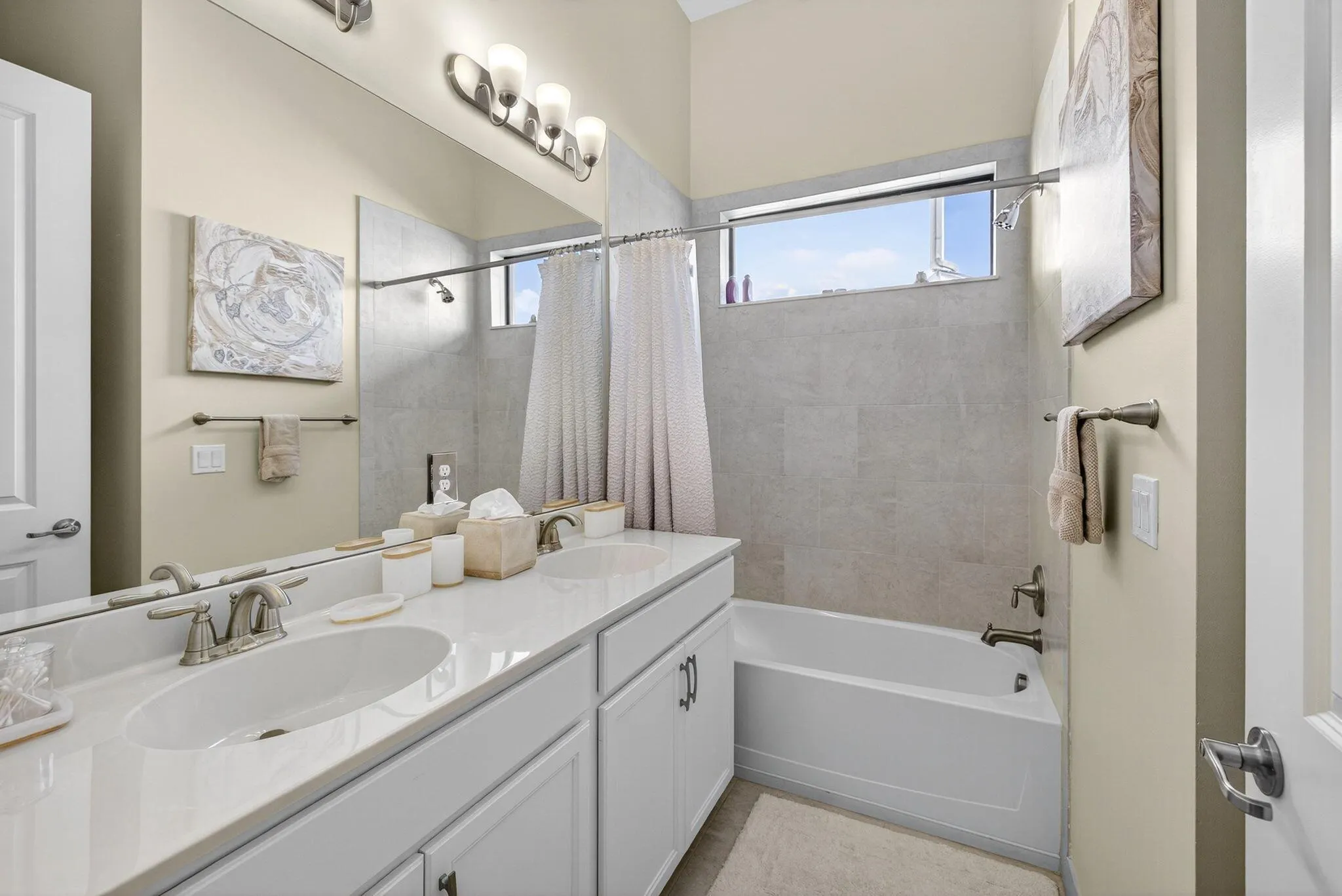 9123 Grand Prix Lane