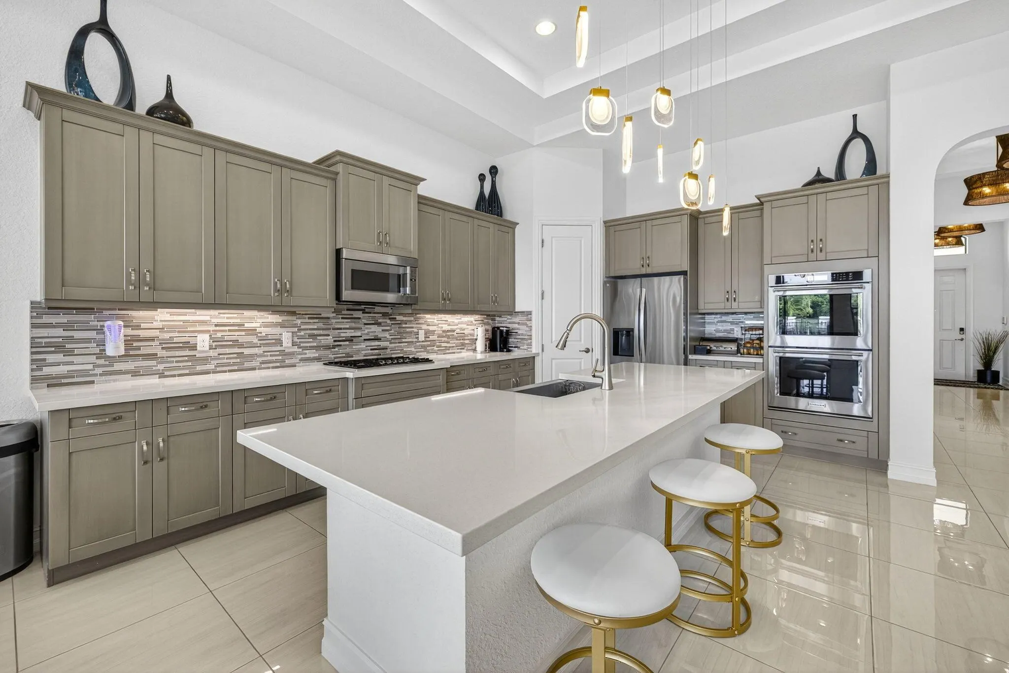 9123 Grand Prix Lane