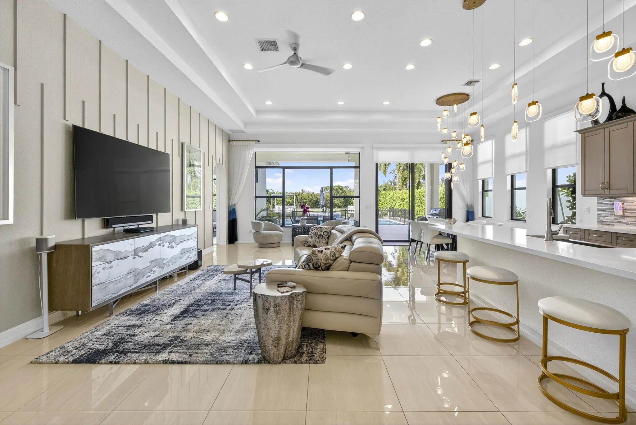 9123 Grand Prix Lane