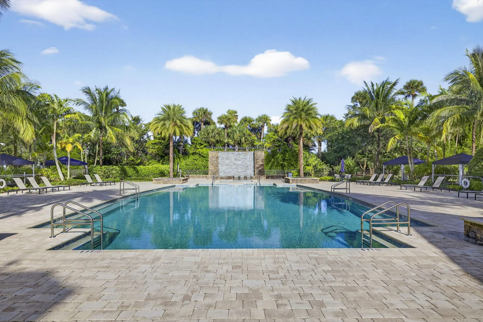 9123 Grand Prix Lane