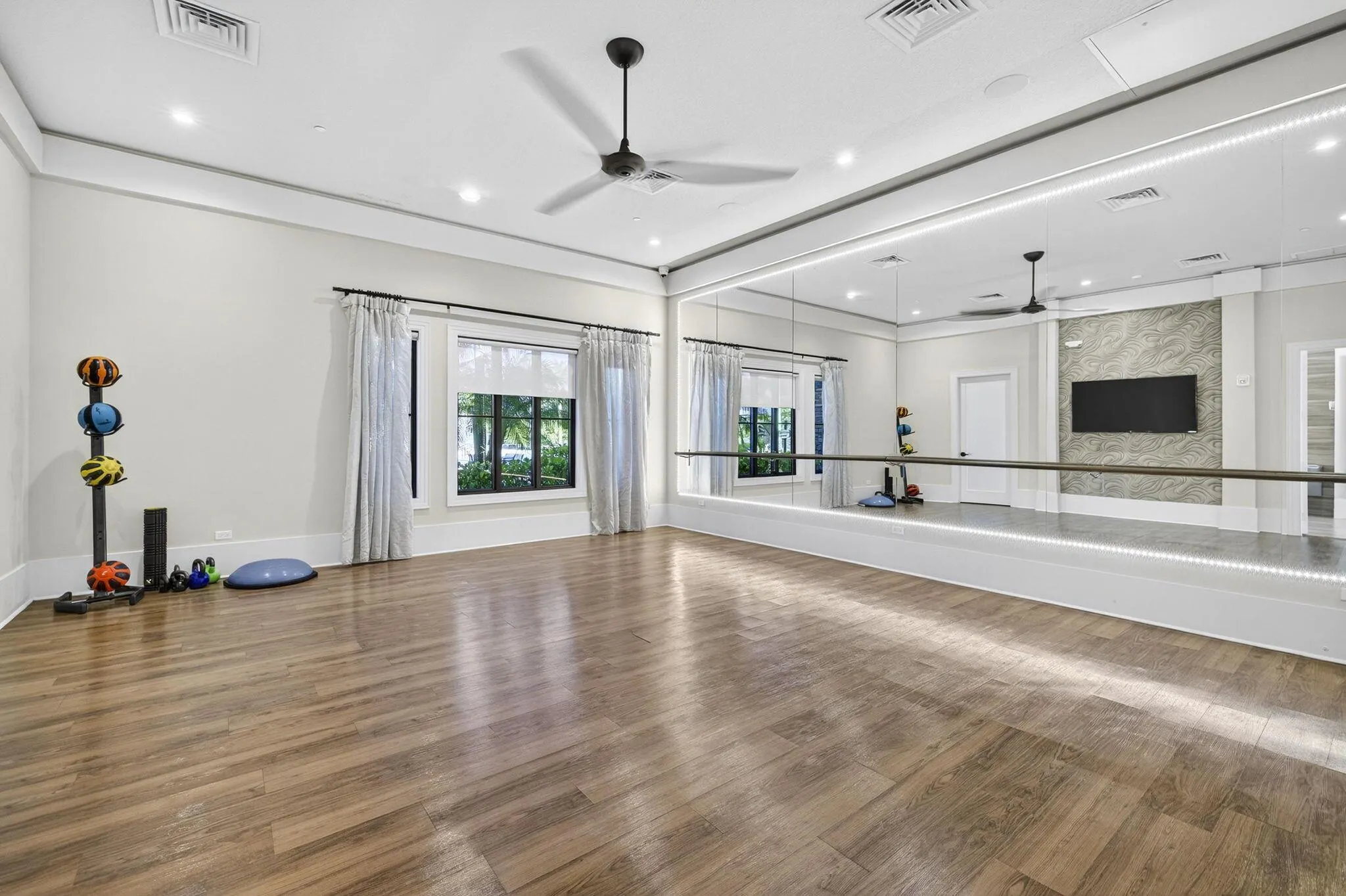 9123 Grand Prix Lane