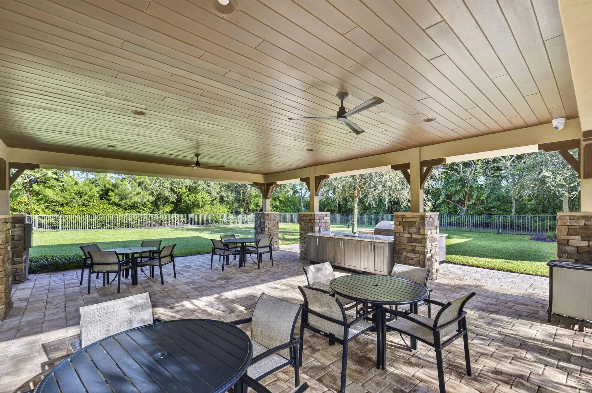 9123 Grand Prix Lane