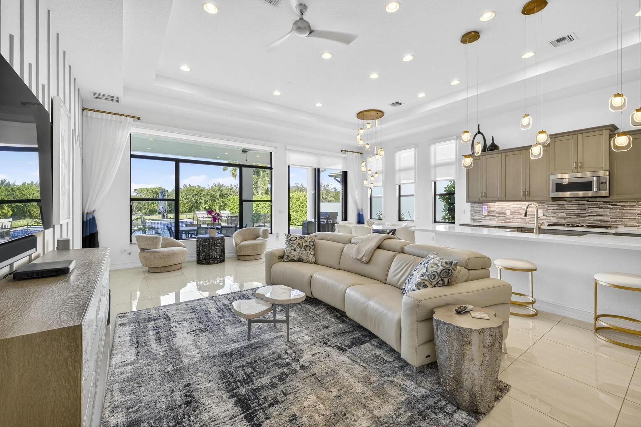 9123 Grand Prix Lane