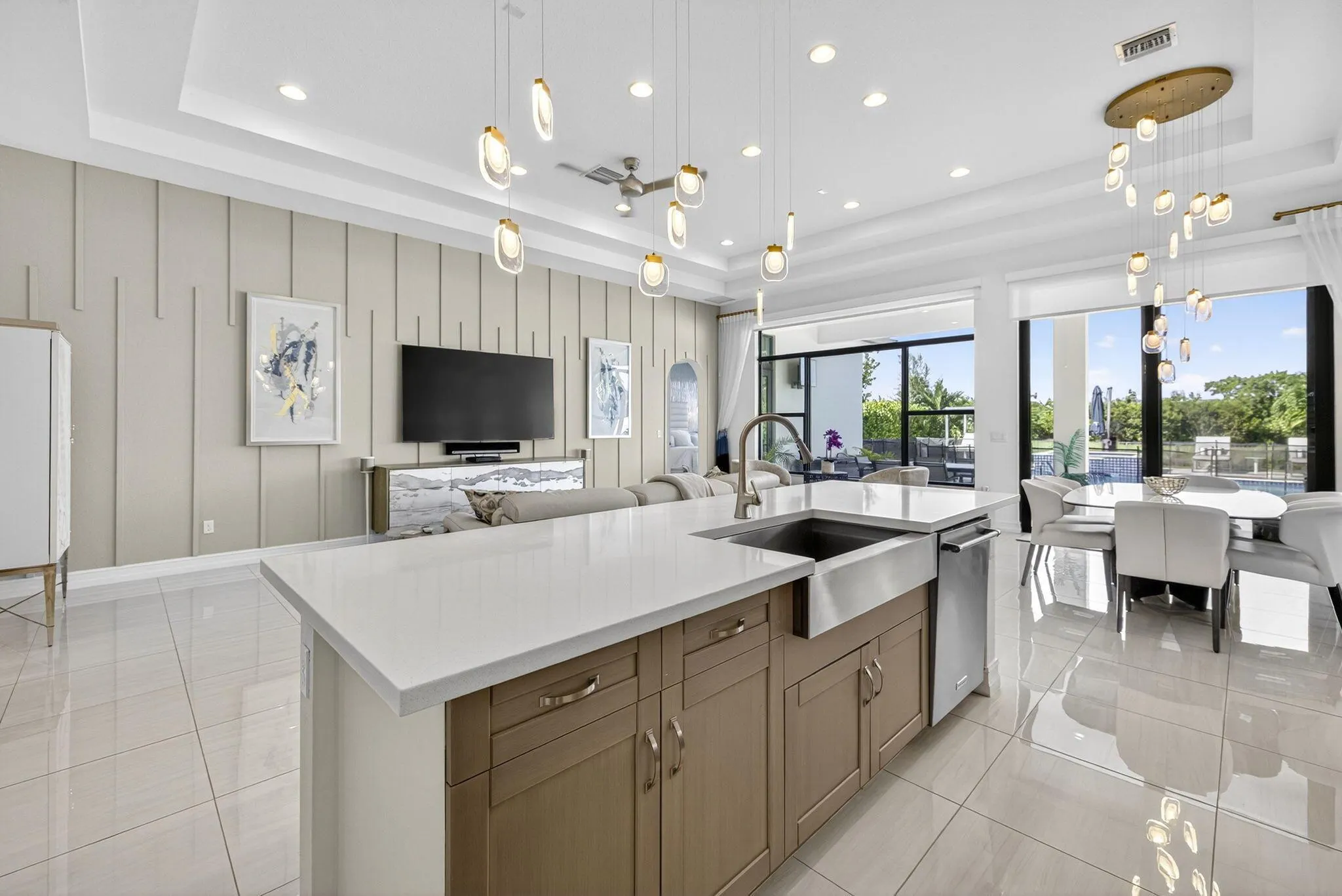 9123 Grand Prix Lane