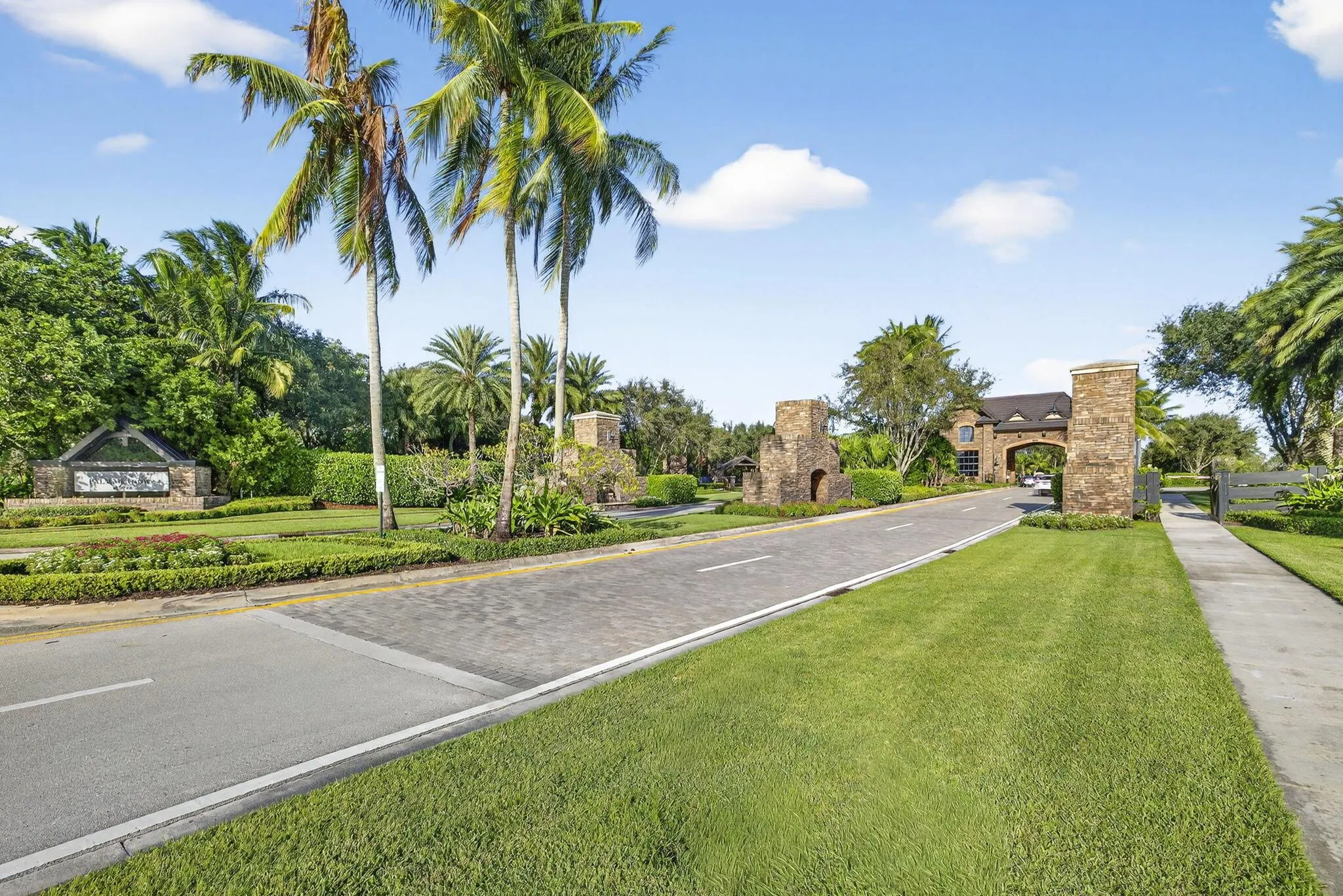 9123 Grand Prix Lane