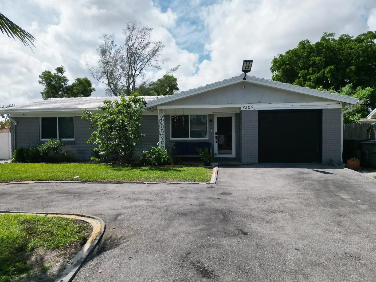 4305 Foss Road