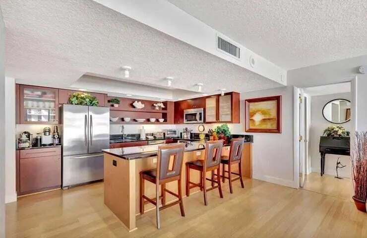 4200 N Ocean Drive, #1-905