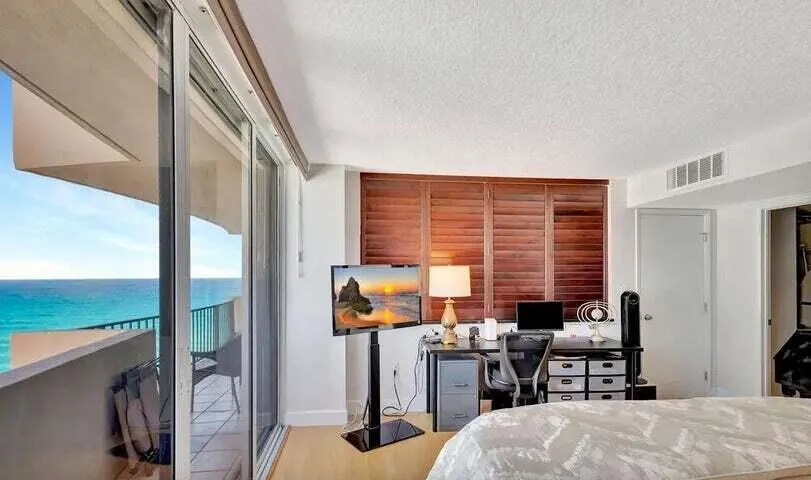 4200 N Ocean Drive, #1-905