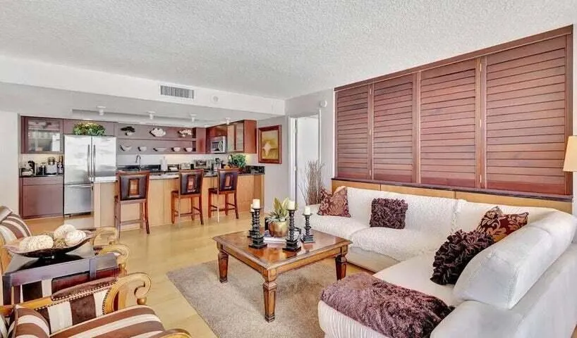 4200 N Ocean Drive, #1-905