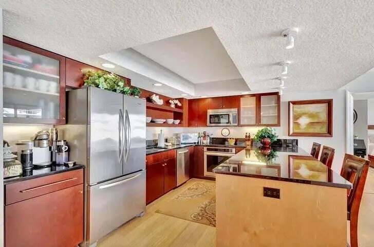 4200 N Ocean Drive, #1-905