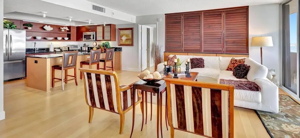 4200 N Ocean Drive, #1-905
