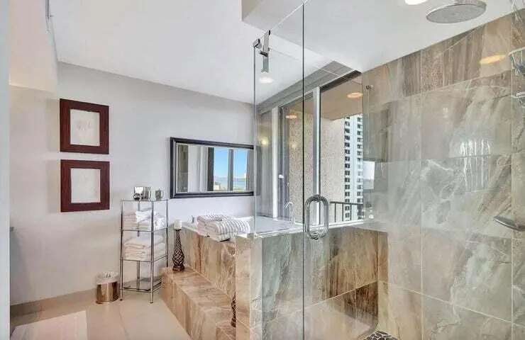 4200 N Ocean Drive, #1-905