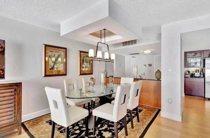 4200 N Ocean Drive, #1-905