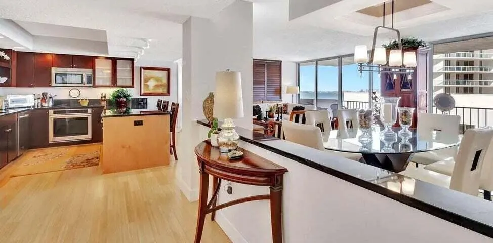 4200 N Ocean Drive, #1-905