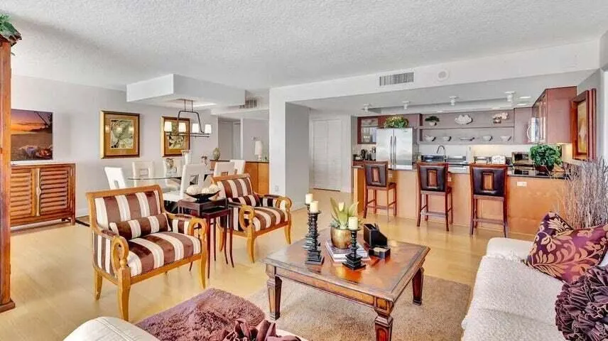 4200 N Ocean Drive, #1-905