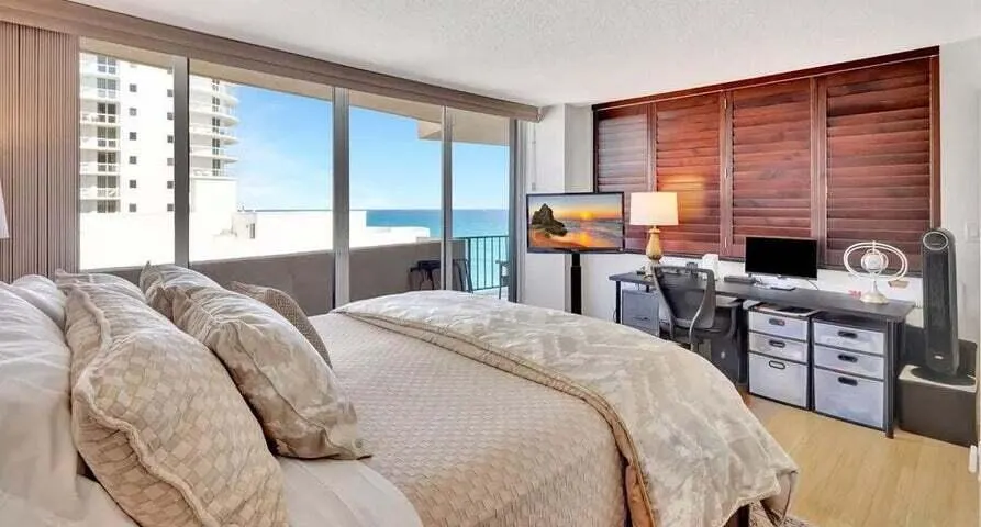 4200 N Ocean Drive, #1-905
