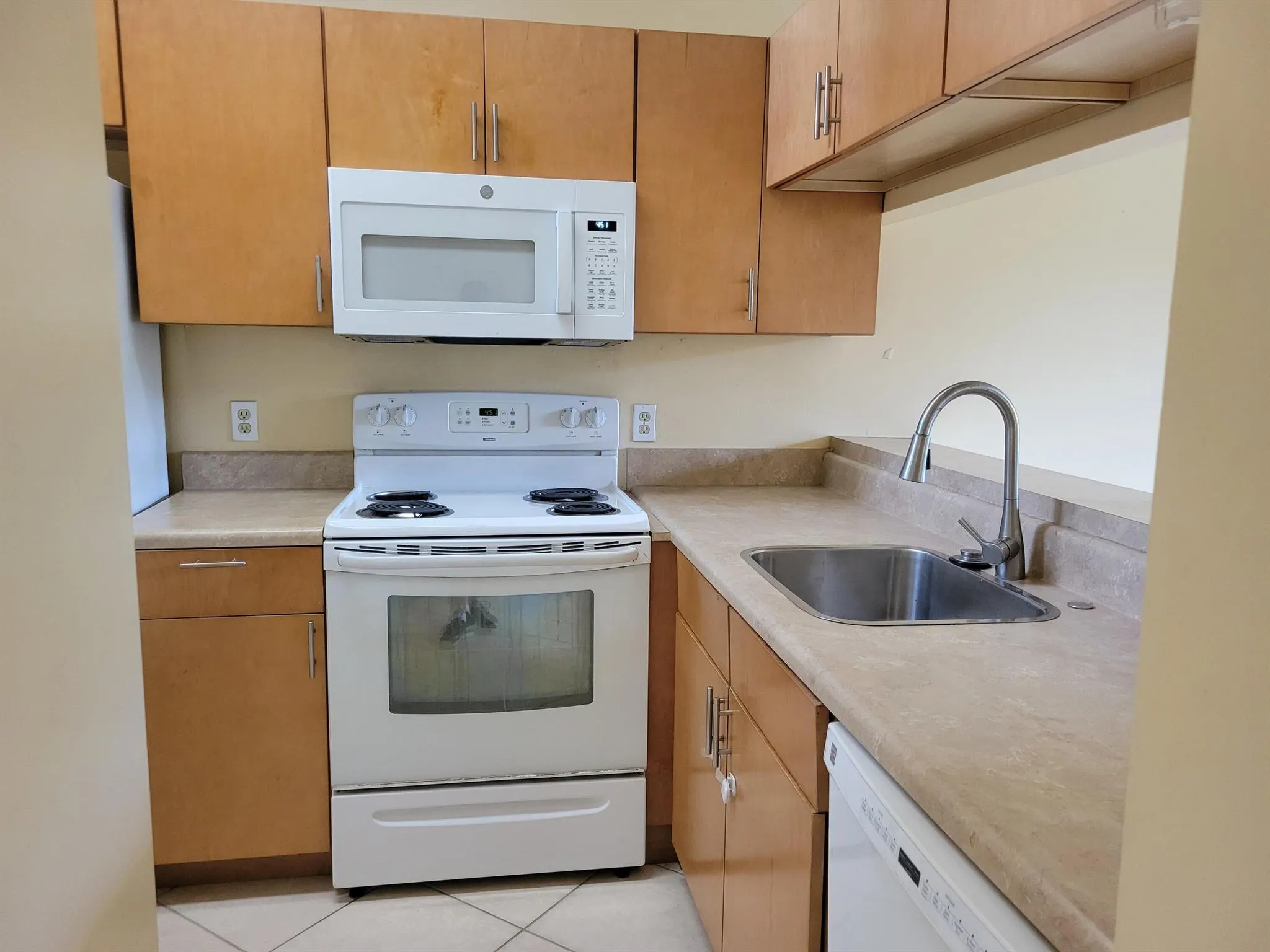 1112 Coral Club Drive, #1112