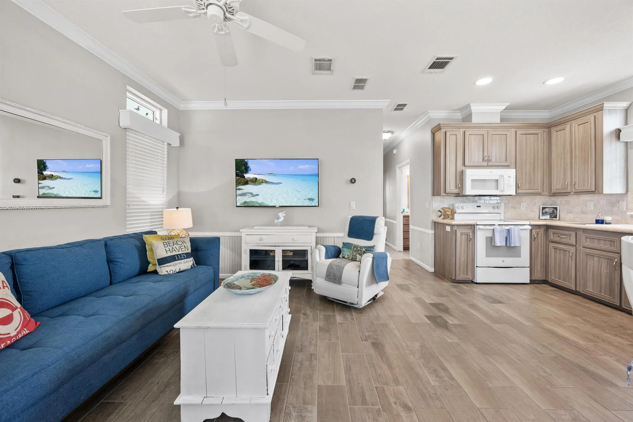 204 NE Sail Way