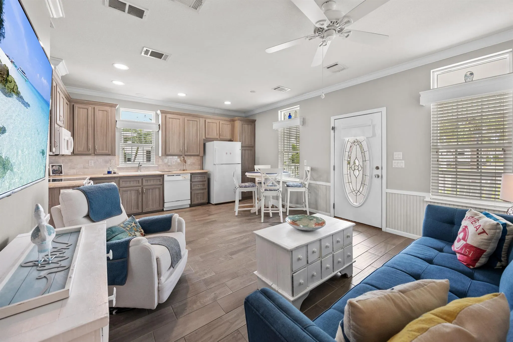 204 NE Sail Way