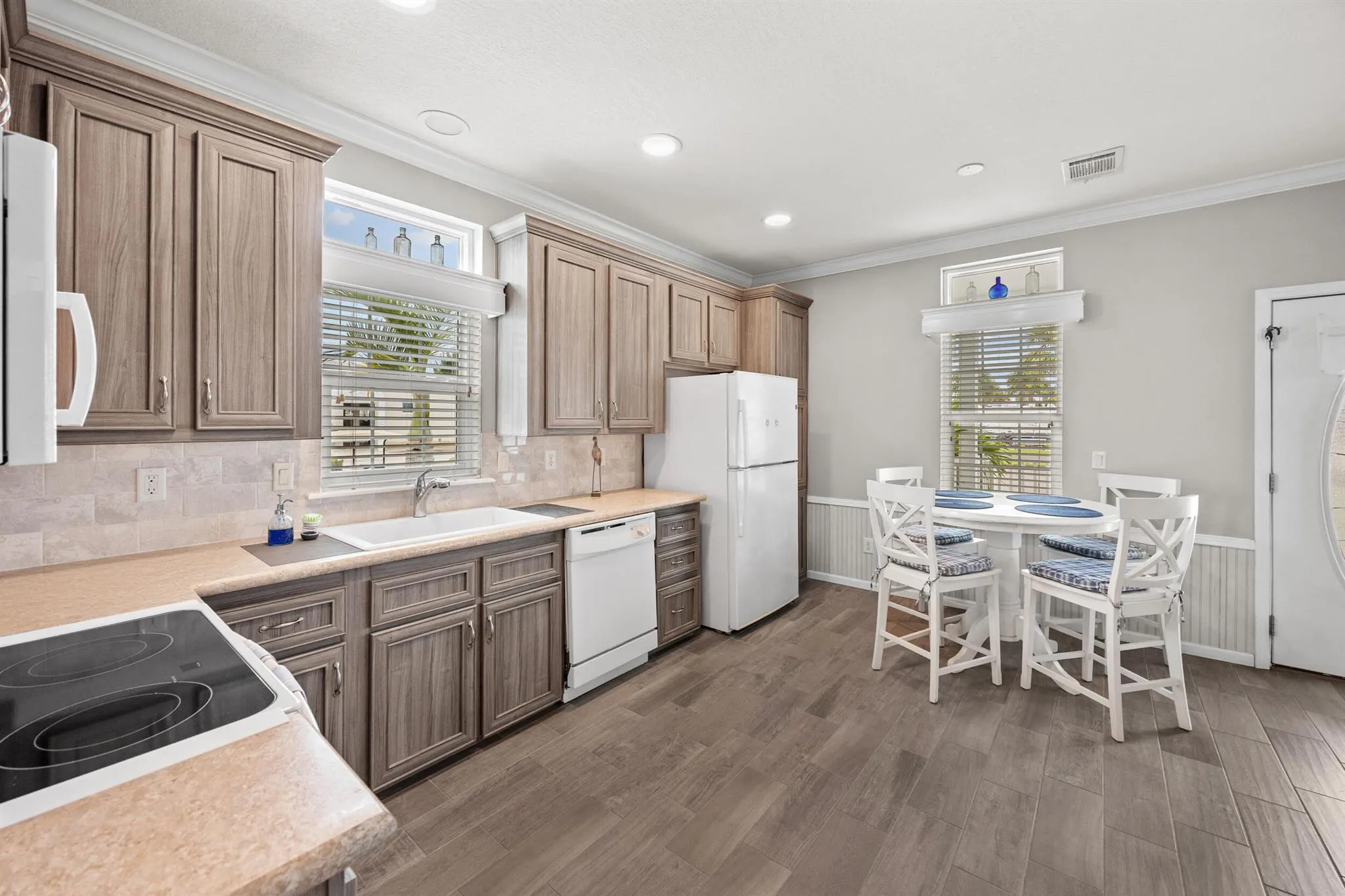 204 NE Sail Way