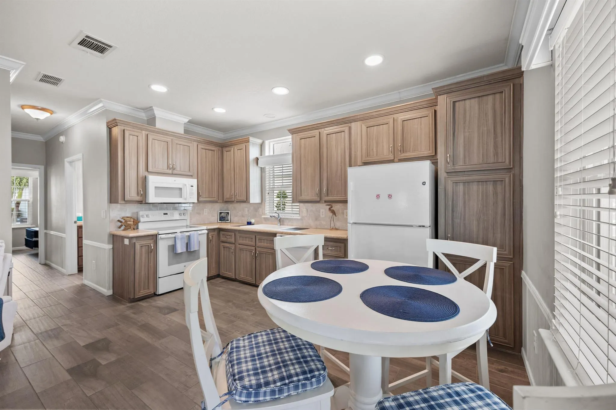 204 NE Sail Way