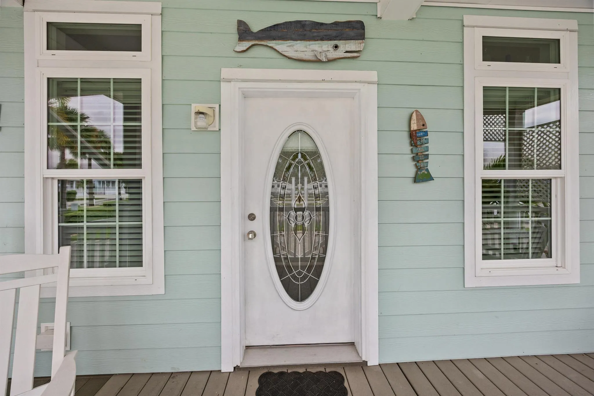 204 NE Sail Way