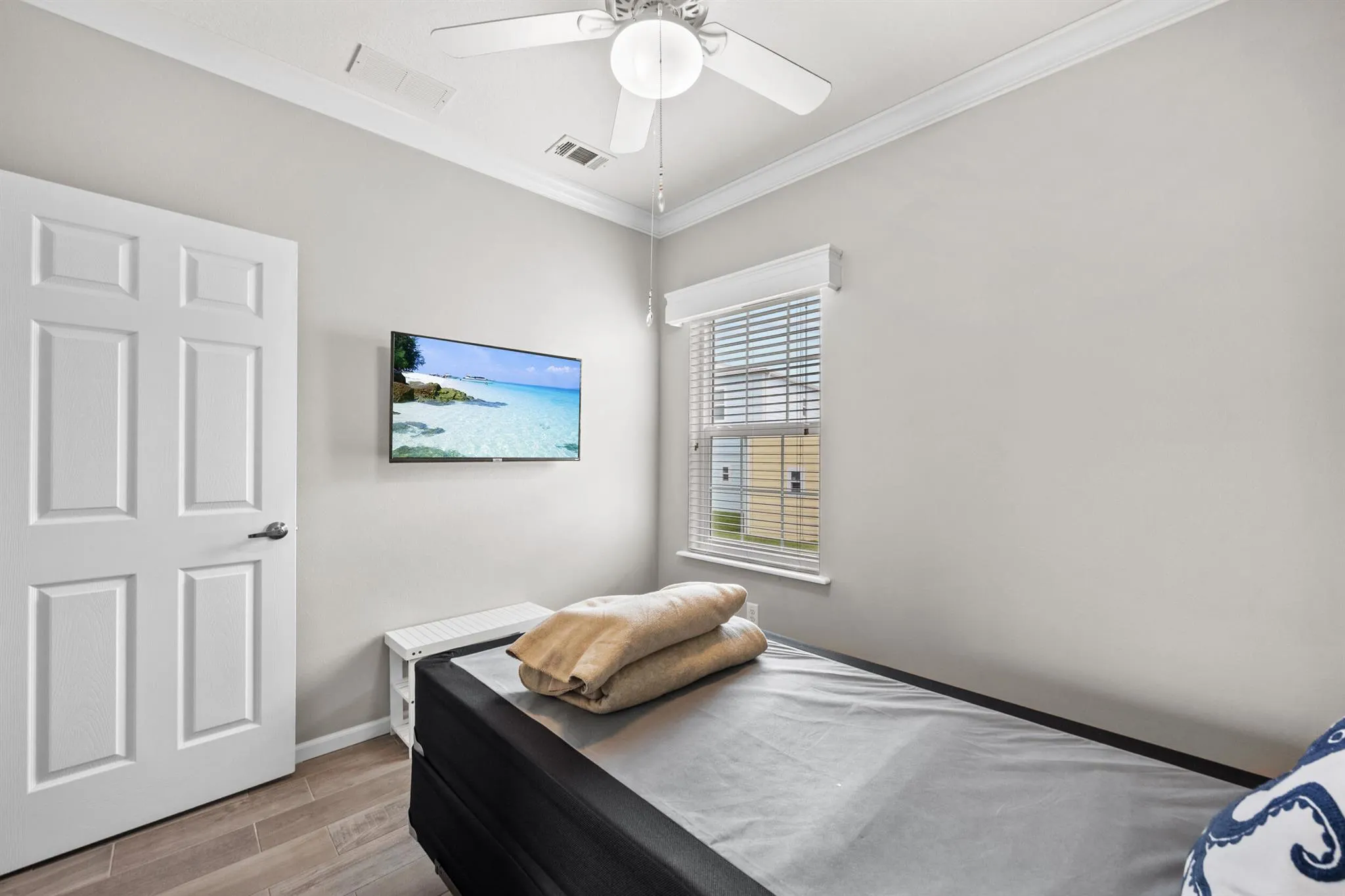 204 NE Sail Way