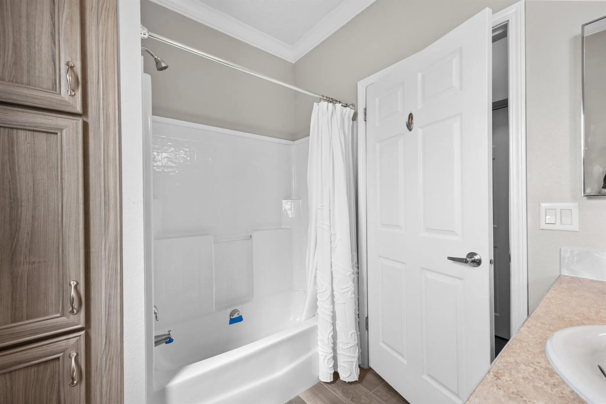 204 NE Sail Way