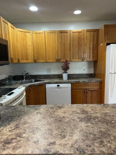 539 Shady Pine Way, #B2