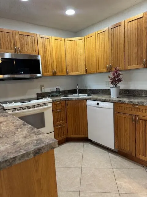 539 Shady Pine Way, #B2