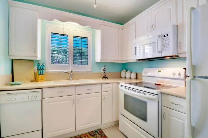 2 Westwood Avenue, #207g