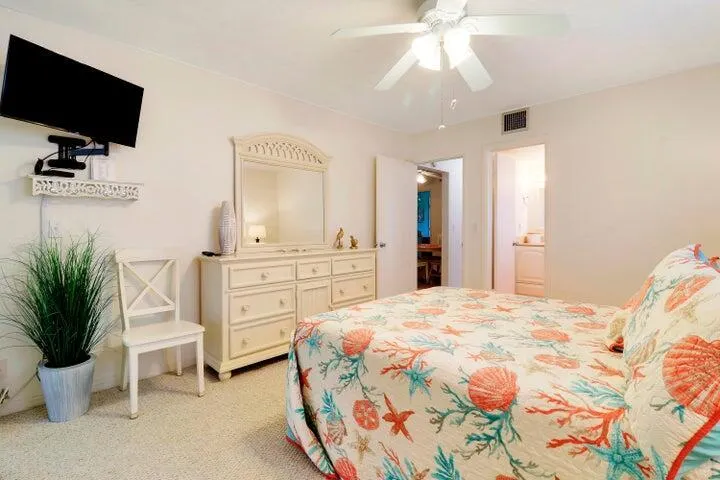 2 Westwood Avenue, #207g