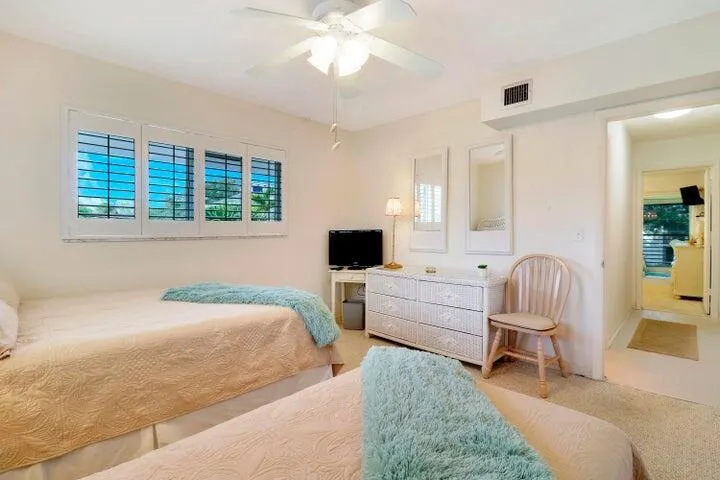 2 Westwood Avenue, #207g