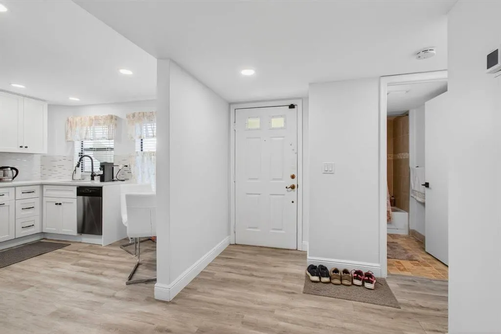 5945 Parkwalk Drive