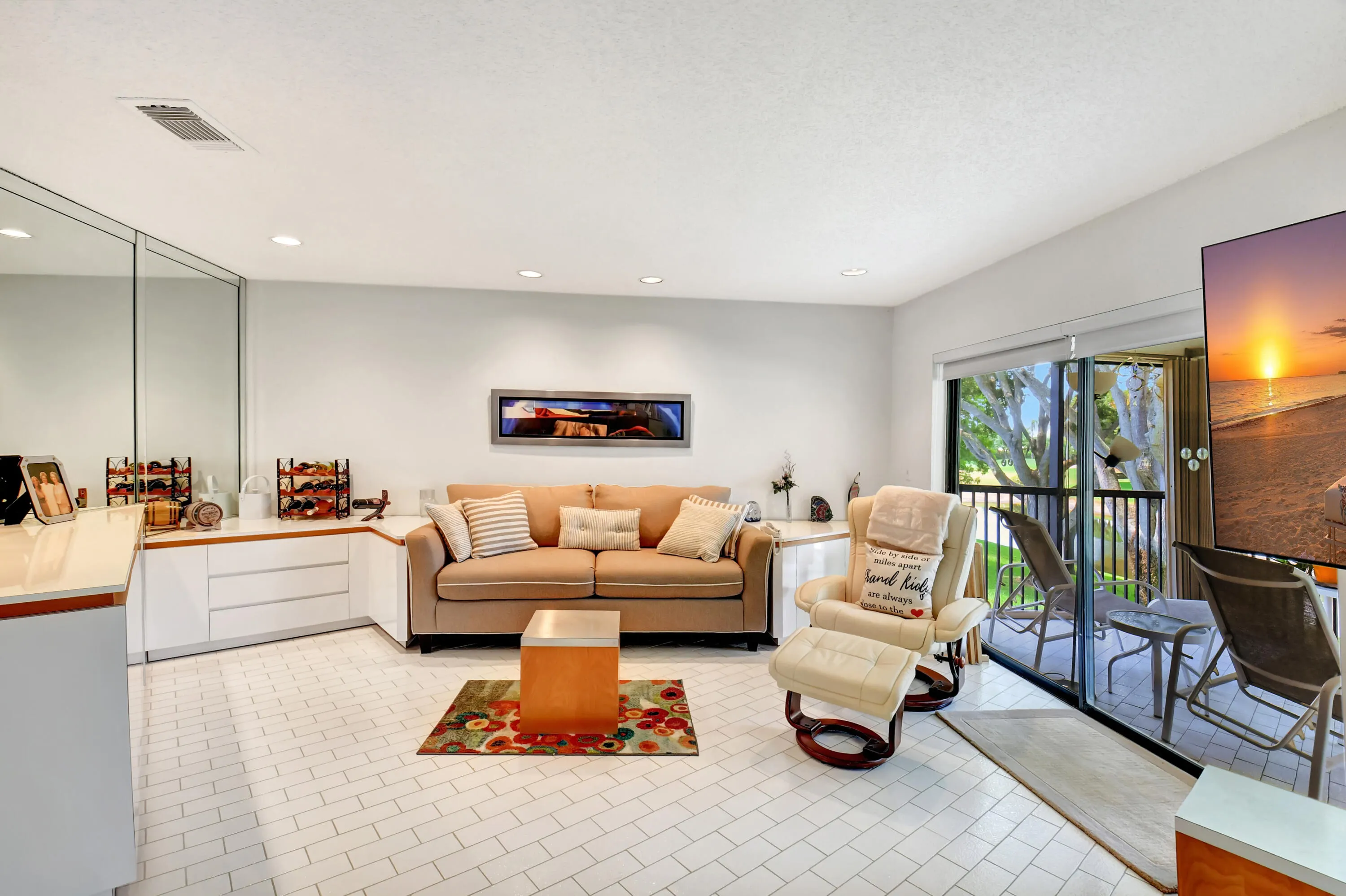 15 Stratford Drive, #B