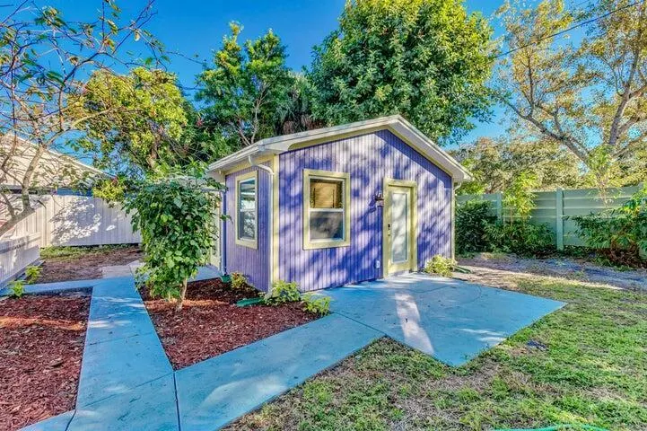 2396 Easy Street
