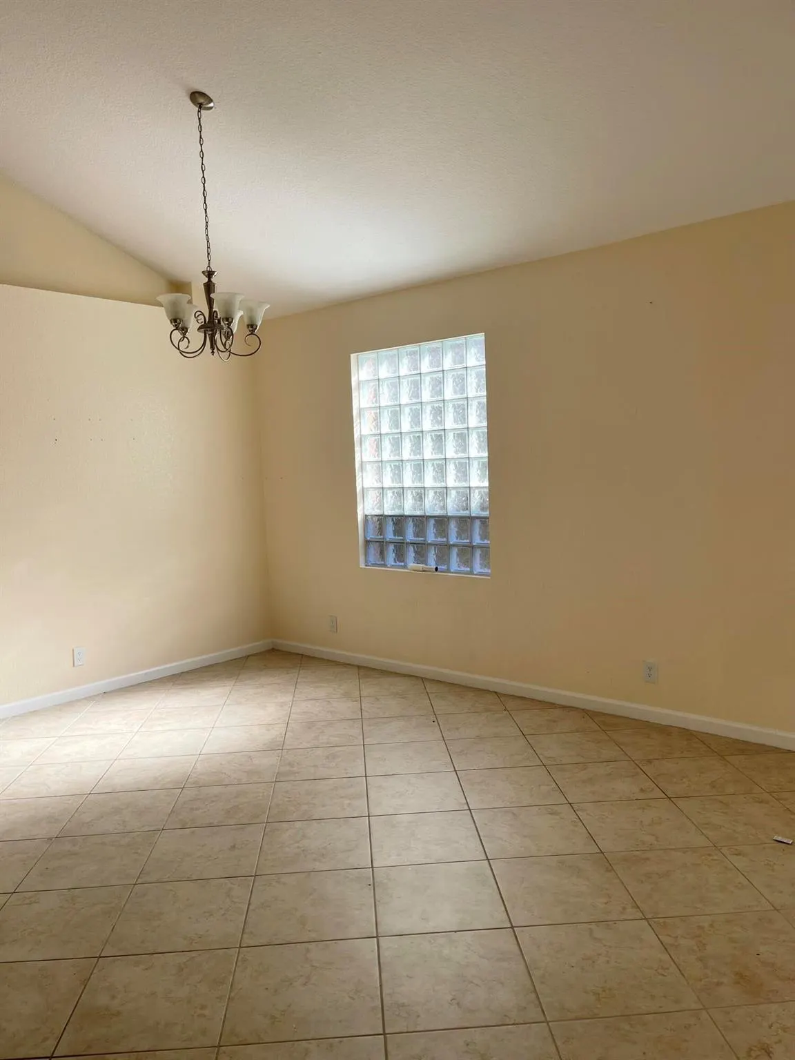 870 Gazetta Way