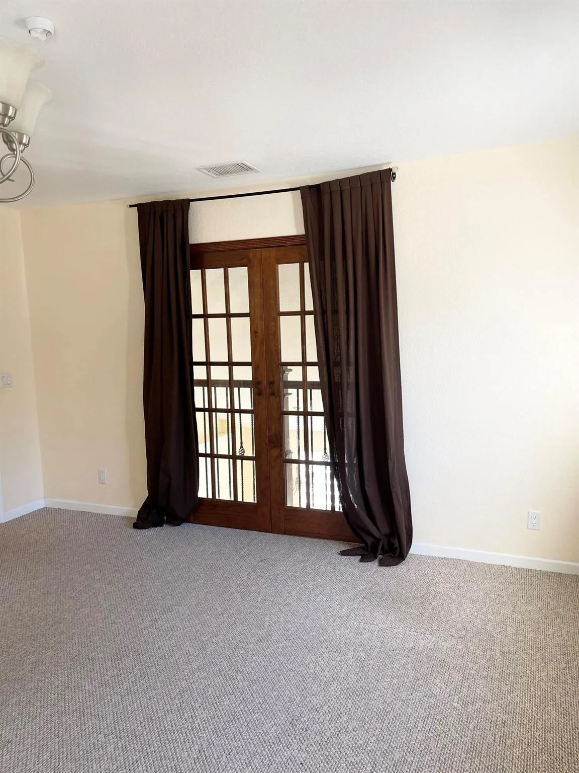 870 Gazetta Way