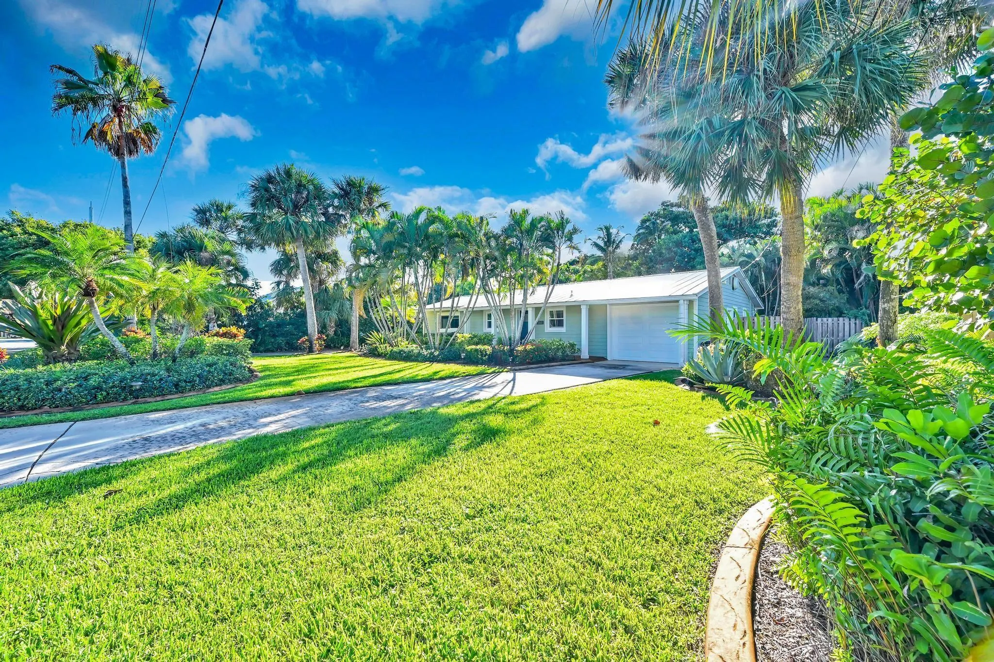 282 SE Edgewood Drive